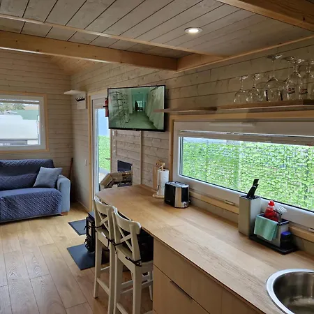 Lane Tiny Homes, Nahe Hannover Messe Room photo