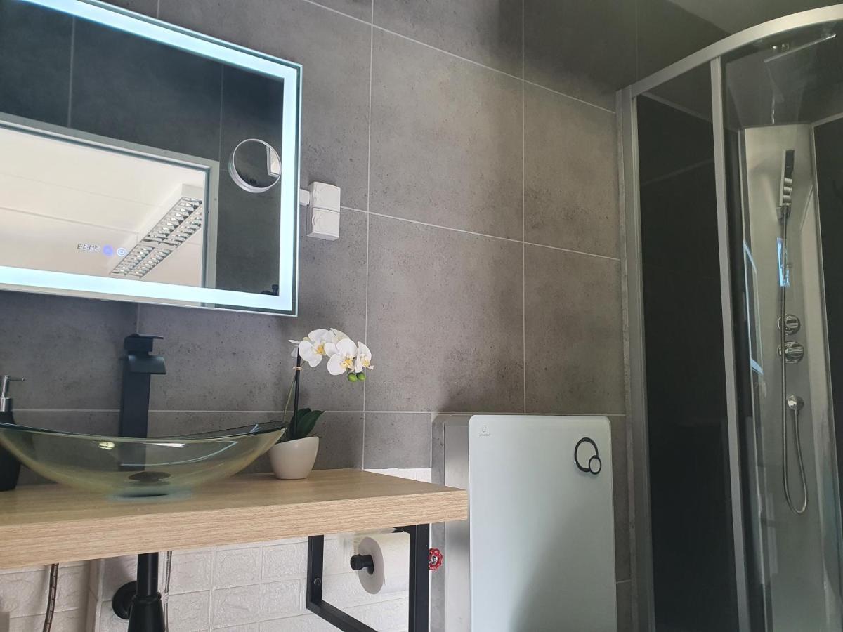 Lane Tiny Homes, Nahe Messe *