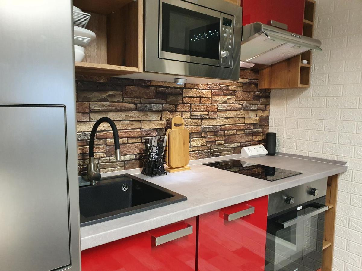 Lane Tiny Homes, Nahe Messe