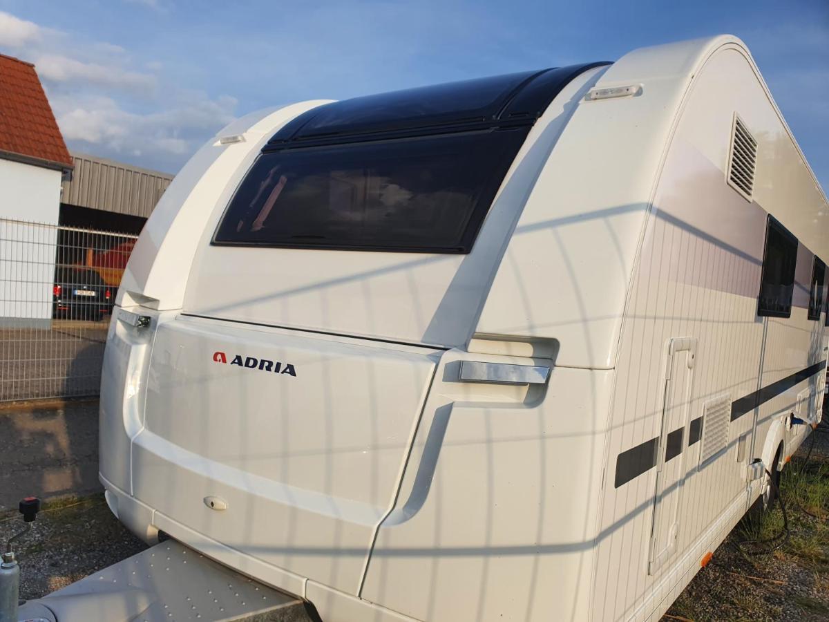 Lane Tiny Homes, Nahe Messe *
