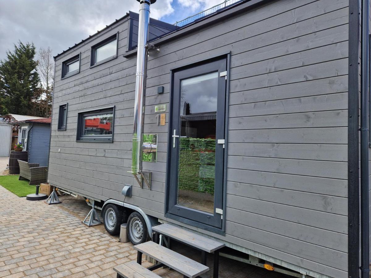 Lane Tiny Homes, Nahe Messe *